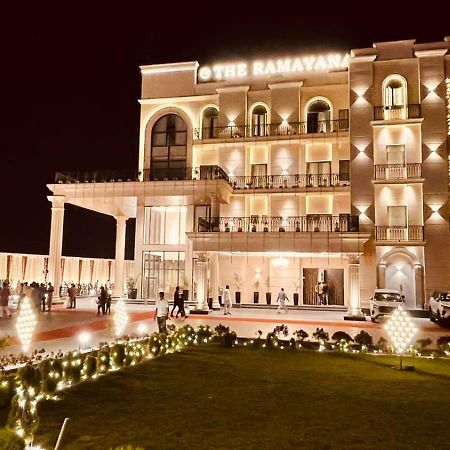 The Ramayana Hotel, Ayodhya Eksteriør billede